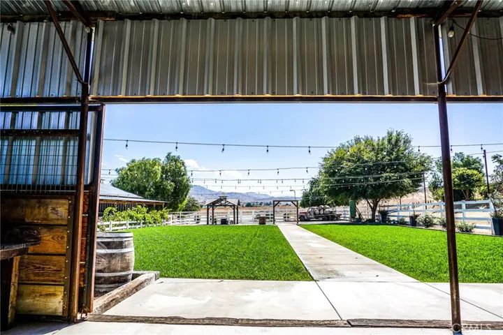33121 Christine Lane, Winchester, California 92596