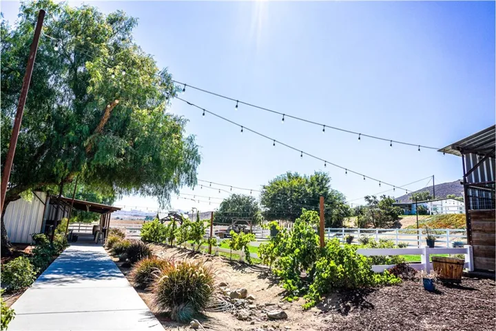 33121 Christine Lane, Winchester, California 92596