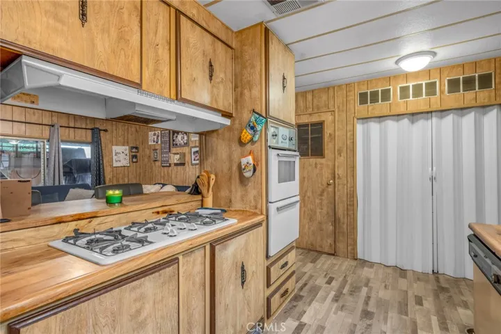 Kitchen / Laundry Area