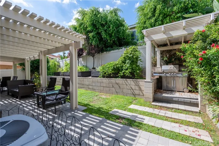 2205 Mira Monte Street, Corona, California 92879