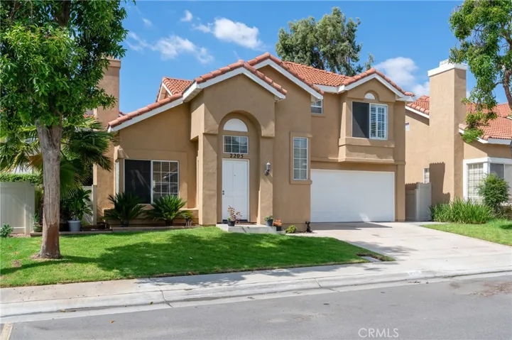 2205 Mira Monte Street, Corona, California 92879
