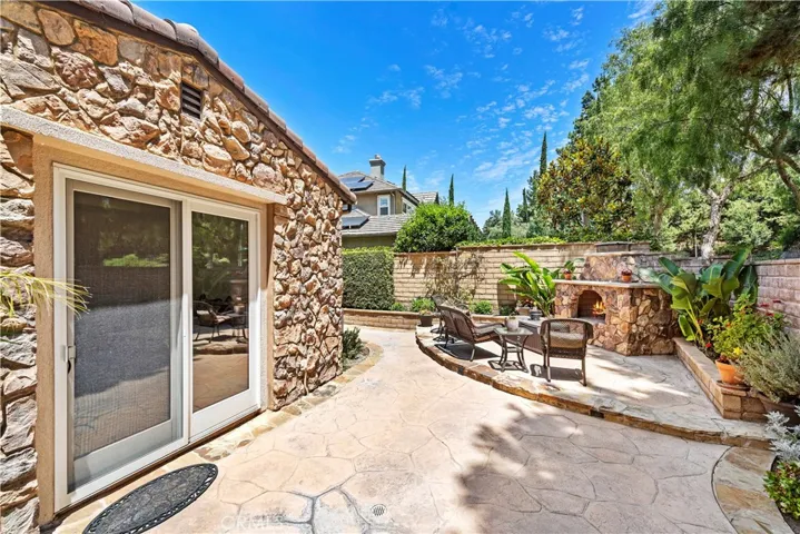 28 Drackert, Ladera Ranch, California 92694