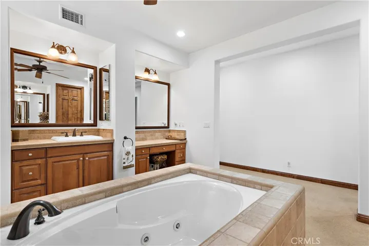 28 Drackert, Ladera Ranch, California 92694