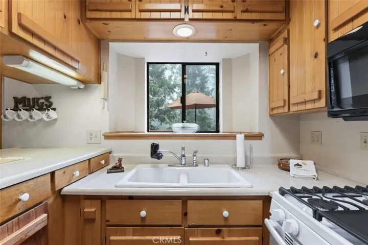 27511 Cappy Drive, Lake Arrowhead, California 92352