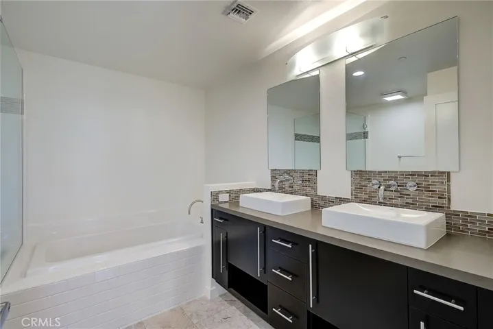 13045 Pacific Promenade Unit 318, Playa Vista, California 90094