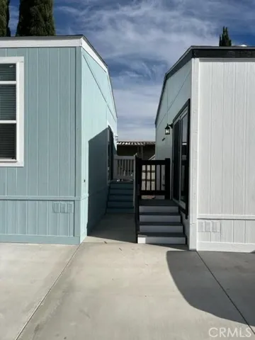access stairs to master bedroom