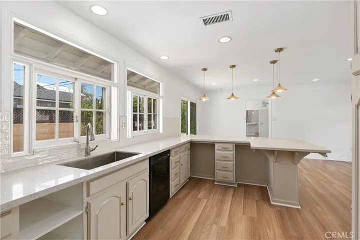 3569 Lees Avenue, Long Beach, California 90808