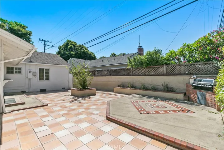 3569 Lees Avenue, Long Beach, California 90808