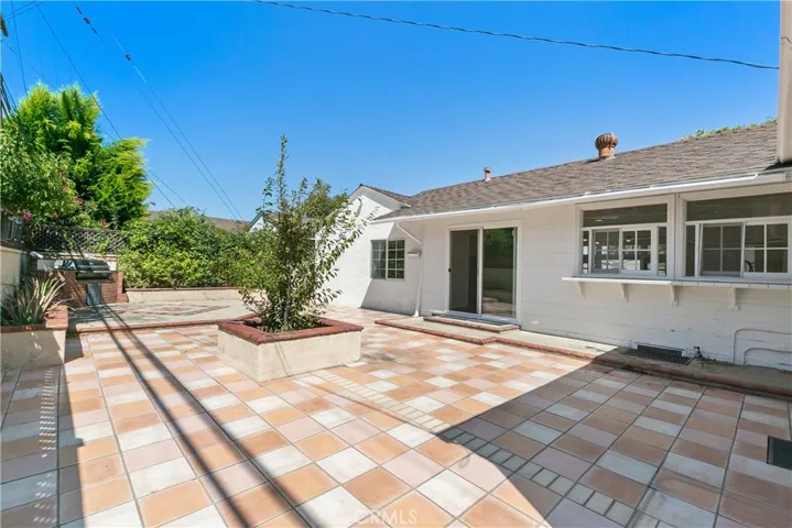 3569 Lees Avenue, Long Beach, California 90808