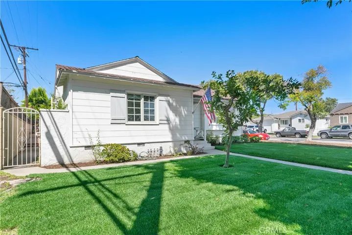 3569 Lees Avenue, Long Beach, California 90808