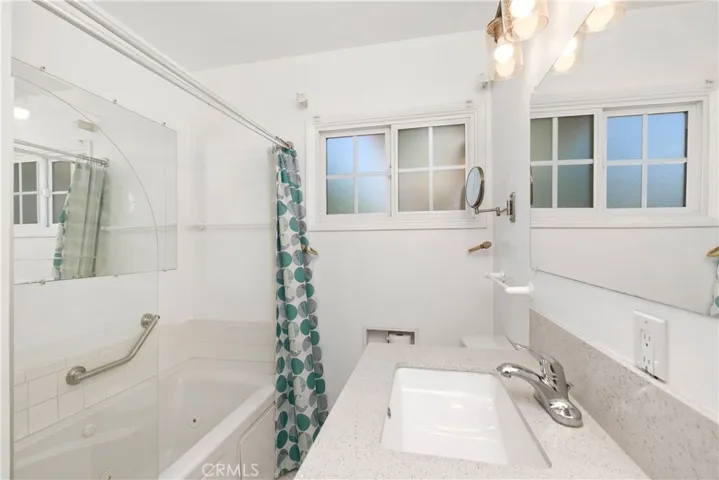 3569 Lees Avenue, Long Beach, California 90808
