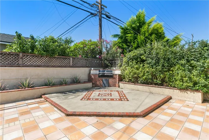 3569 Lees Avenue, Long Beach, California 90808