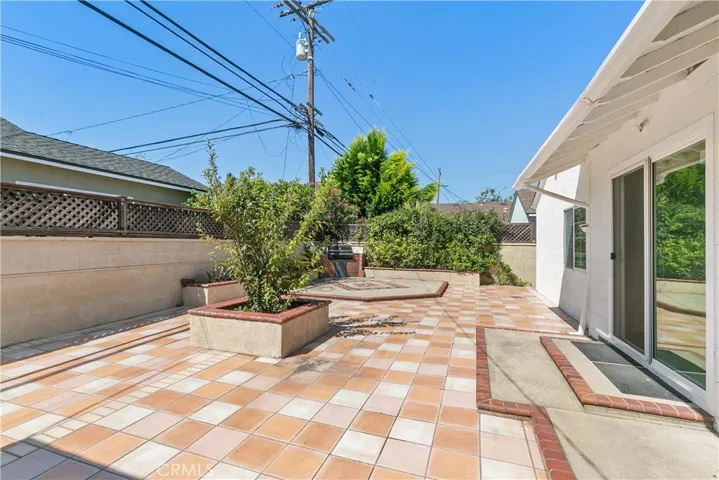 3569 Lees Avenue, Long Beach, California 90808