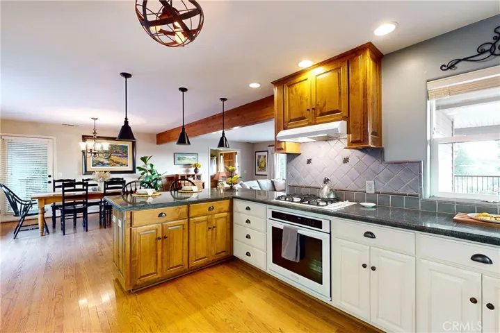 Great built-ins, Granite countertops.