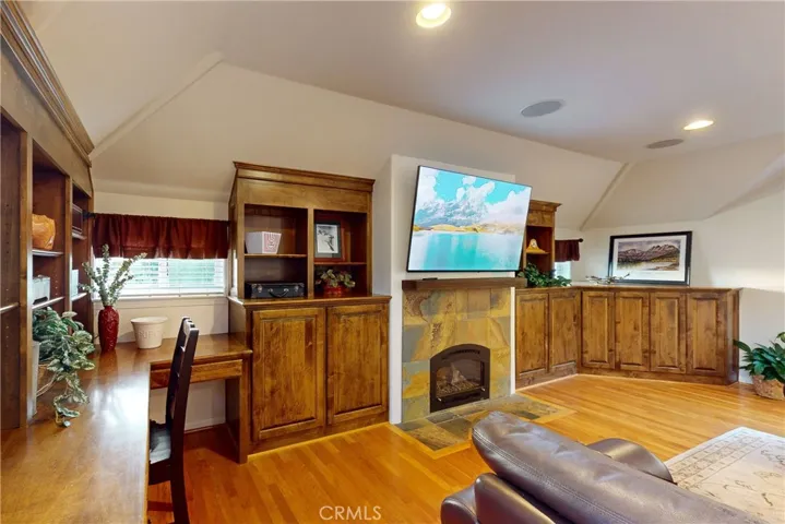 Media/Game Room accessible via 2nd stairway