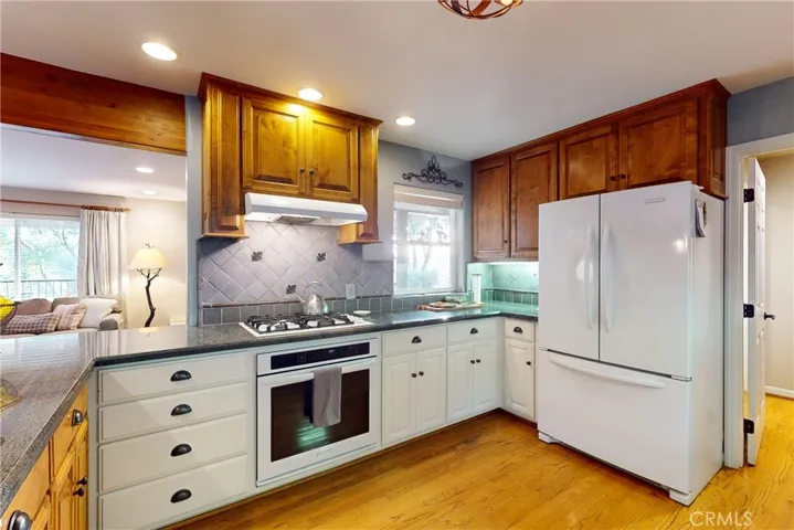 Refridgerator included