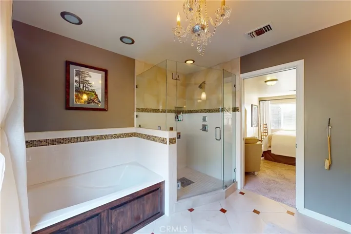 Separate Tub and Shower