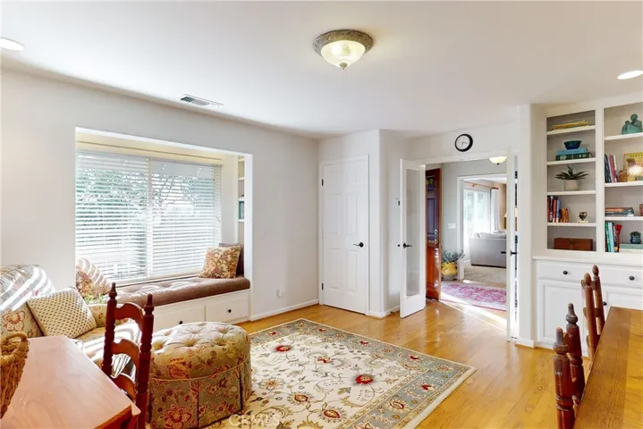 More built-in shelves in Den