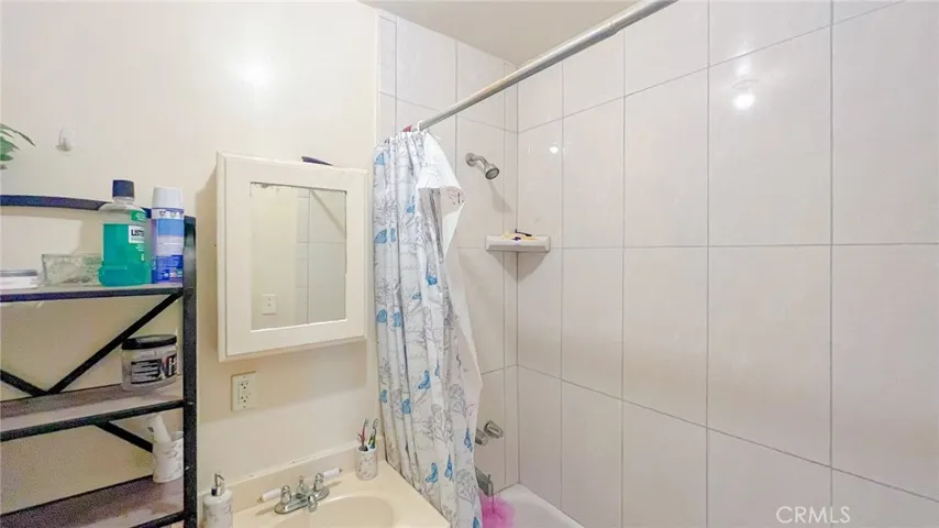 Unit 758- Front House-bathroom