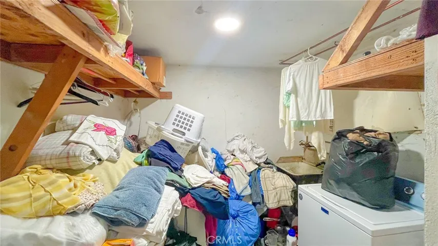 Second Building- Unit 760 1/2 -laundry room