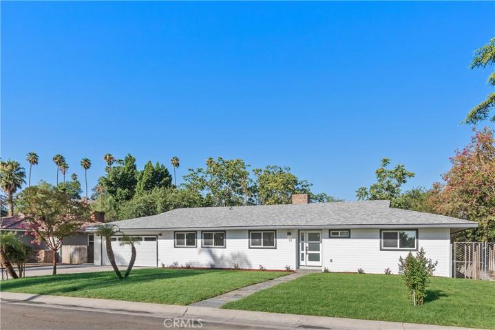 3241 Lakehill Place, Riverside, California 92501