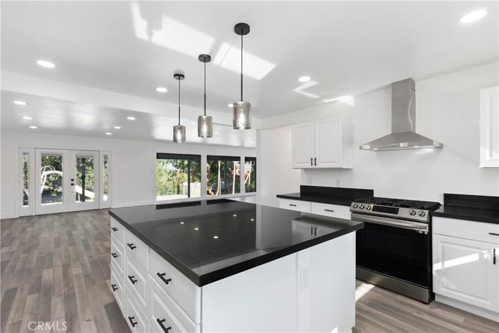 3241 Lakehill Place, Riverside, California 92501