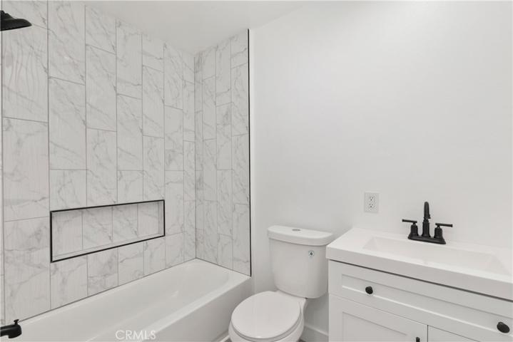 3241 Lakehill Place, Riverside, California 92501