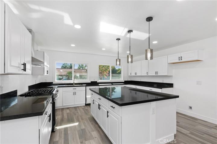 3241 Lakehill Place, Riverside, California 92501