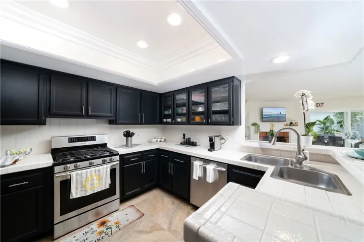 412 19th Street, Huntington Beach, California 92648