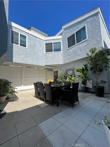 412 19th Street, Huntington Beach, California 92648