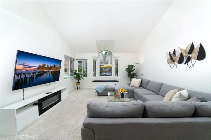 412 19th Street, Huntington Beach, California 92648