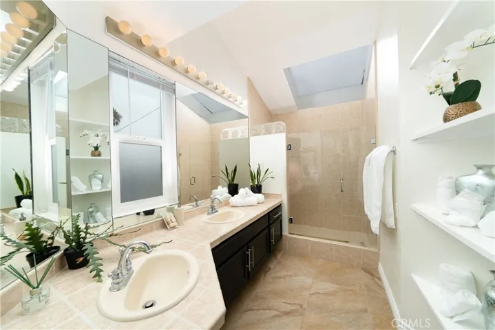 412 19th Street, Huntington Beach, California 92648