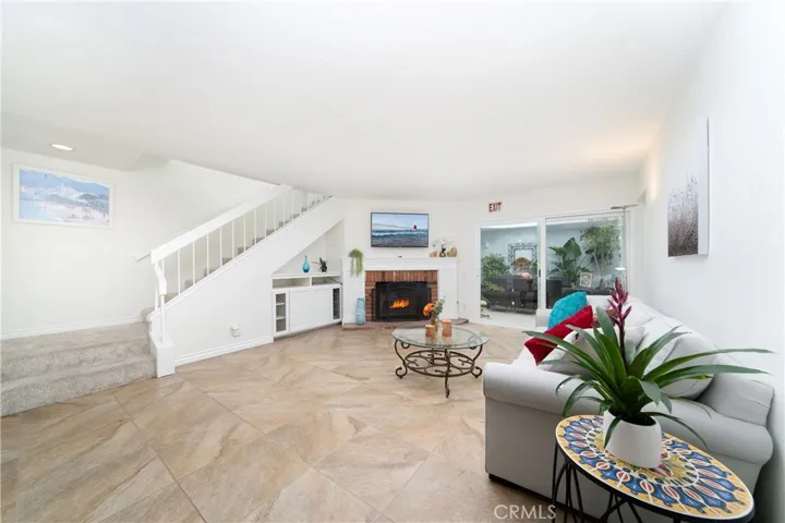 412 19th Street, Huntington Beach, California 92648