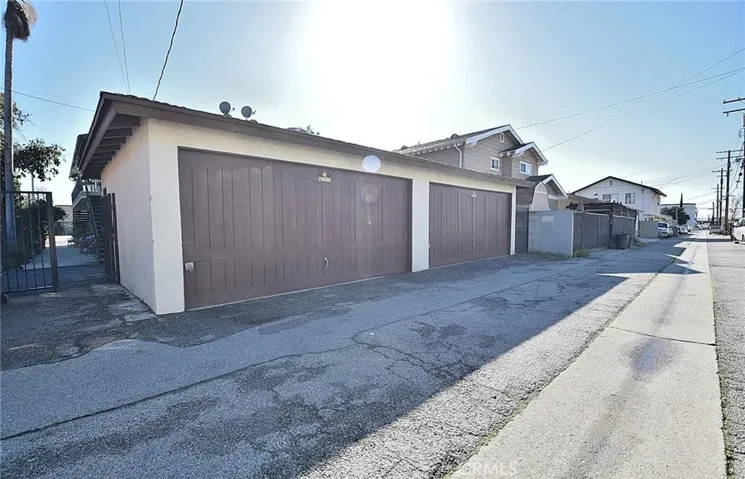 933 N Alameda Avenue, Azusa, California 91702