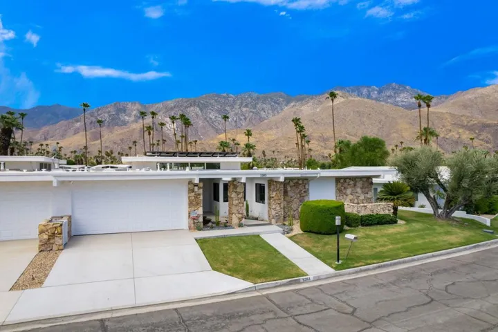 Mid-Century Beauty