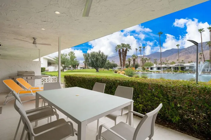 Waterfront Dining Outdoors