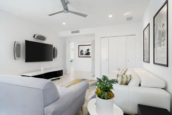 Guest Room (Den)
