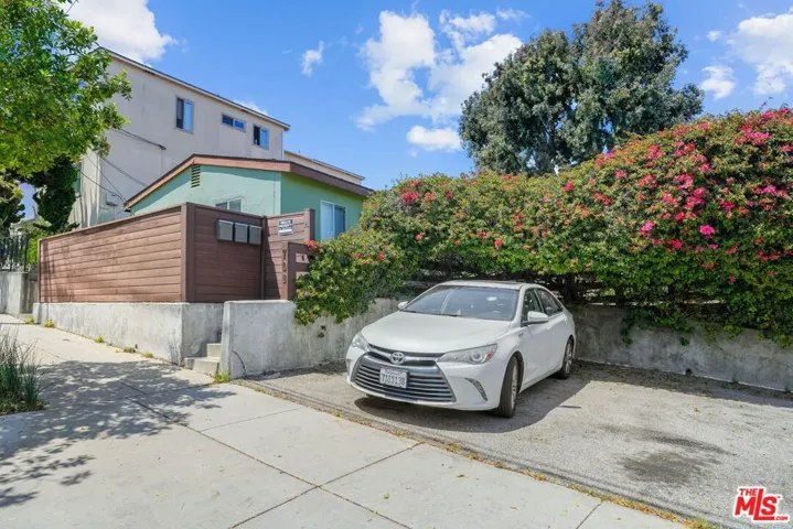 709 Ocean Park Boulevard Unit A, Santa Monica, California 90405