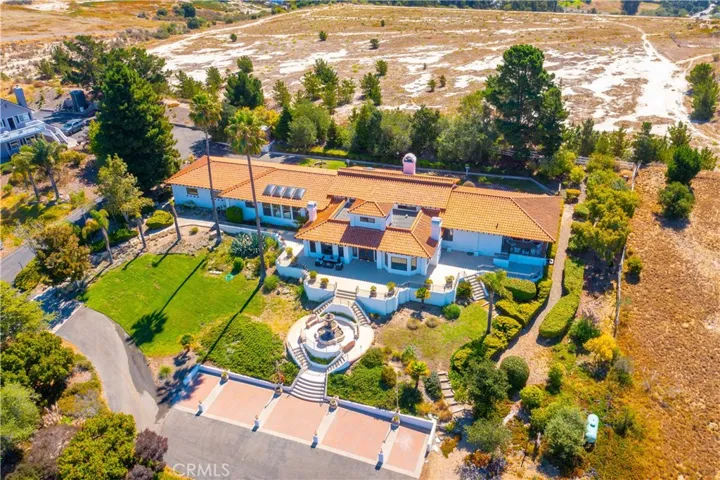 560 Easy Street, Arroyo Grande, California 93420
