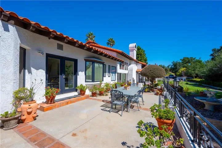 560 Easy Street, Arroyo Grande, California 93420