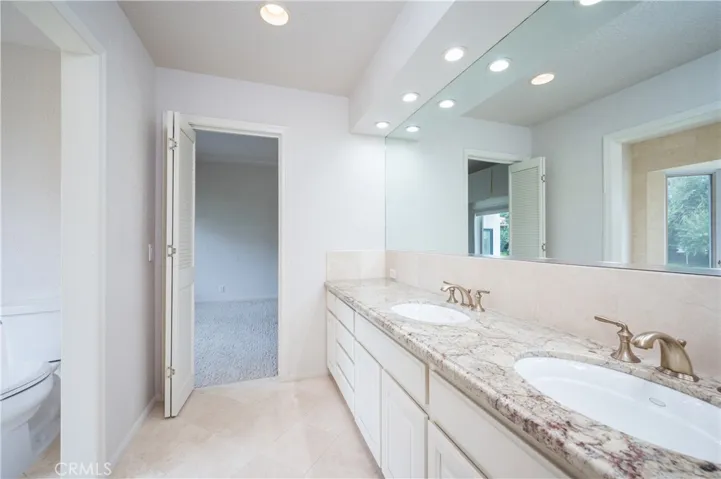 560 Easy Street, Arroyo Grande, California 93420