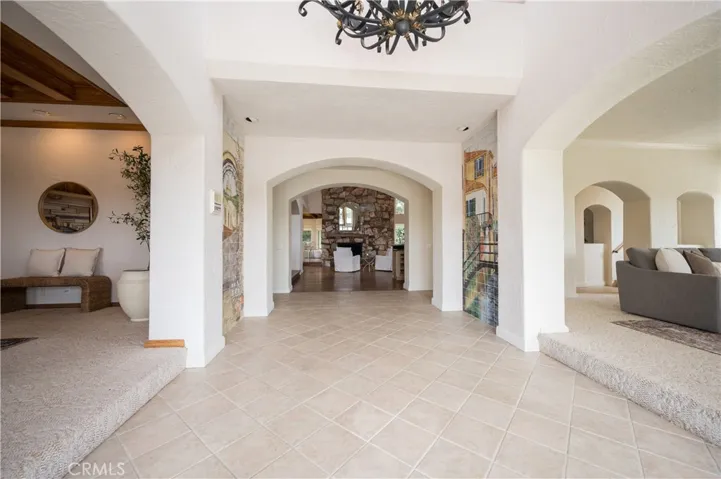 560 Easy Street, Arroyo Grande, California 93420