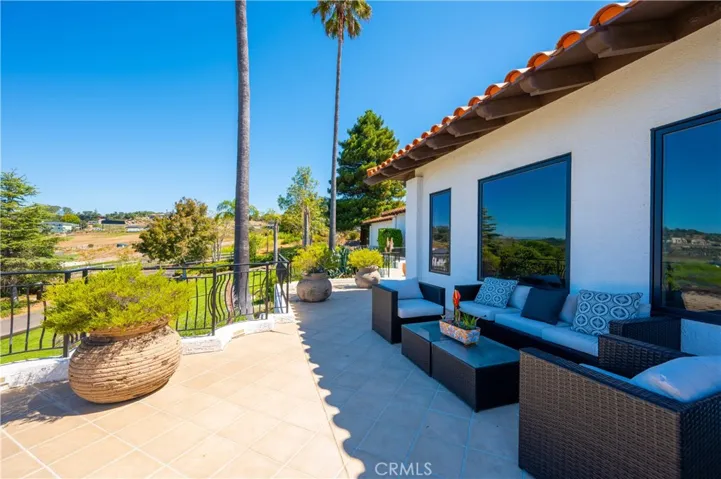 560 Easy Street, Arroyo Grande, California 93420