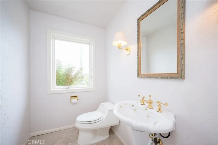 560 Easy Street, Arroyo Grande, California 93420