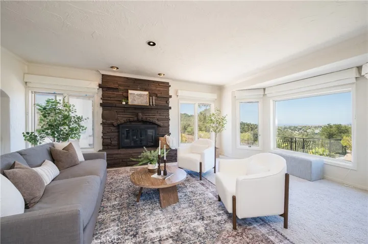 560 Easy Street, Arroyo Grande, California 93420