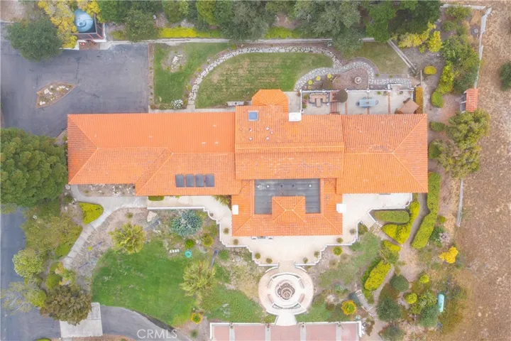 560 Easy Street, Arroyo Grande, California 93420