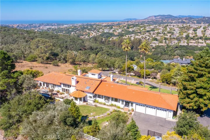 560 Easy Street, Arroyo Grande, California 93420