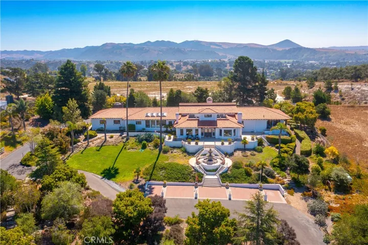 560 Easy Street, Arroyo Grande, California 93420
