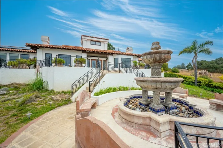 560 Easy Street, Arroyo Grande, California 93420