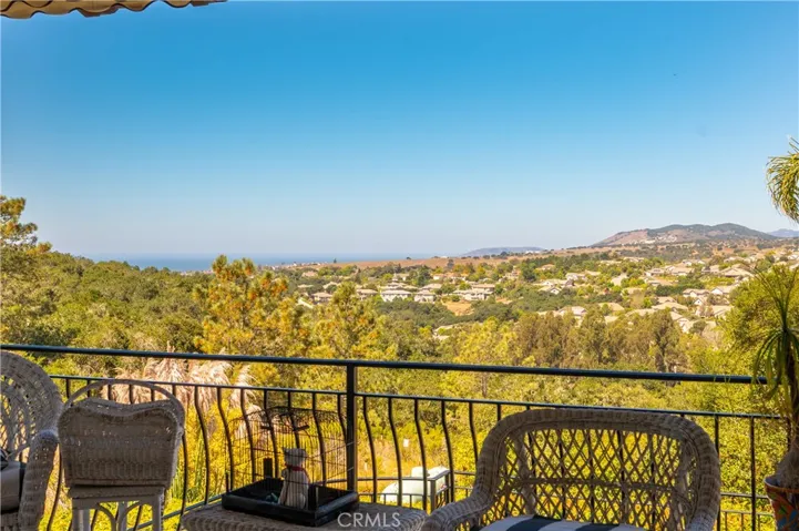 560 Easy Street, Arroyo Grande, California 93420